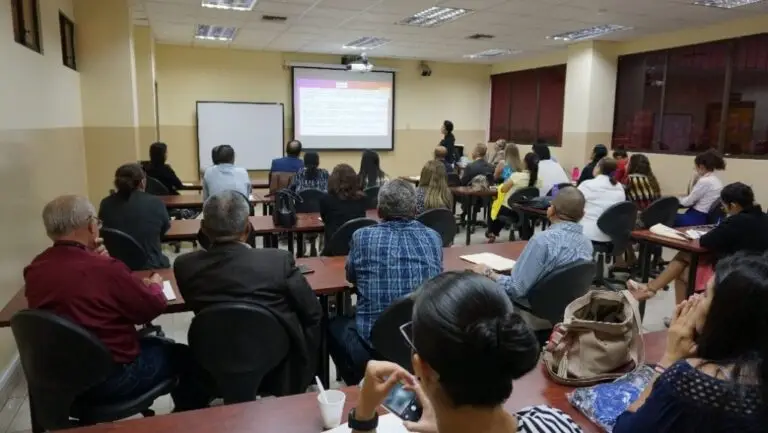 Imagen de gente participando en un Taller de Planificación